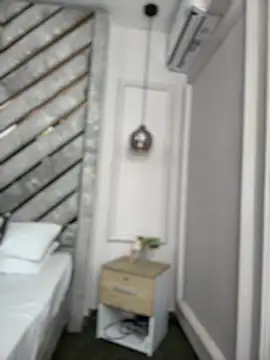 Sara Boom online show from April 17, 2026, 7:28 pm