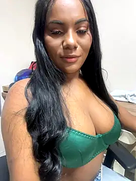 Snapshot of Sara_Boom chatting on October 11, 2025, 1:23 pm Sara Boom online show from October 11, 2025, 1:23 pm