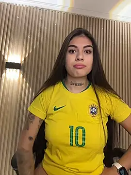 Snapshot of Sarasanders_4 chatting on November 5, 2025, 4:04 am Sarasanders 4 online show from November 5, 2025, 4:04 am