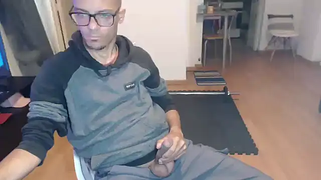 guachin hunk online show from October 28, 2025, 4:02 am