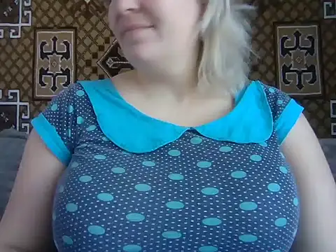 Snapshot of Diana_Britt chatting on March 22, 2025, 9:13 am Diana Britt online show from March 22, 2025, 9:13 am