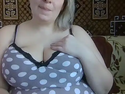 Snapshot of Diana_Britt chatting on February 25, 2025, 8:25 am Diana Britt online show from February 25, 2025, 8:25 am