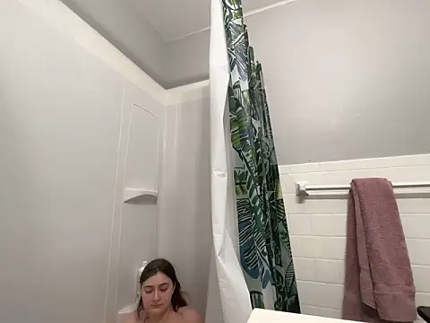 Snowbunnycake 131 online show from November 21, 2025, 2:16 pm