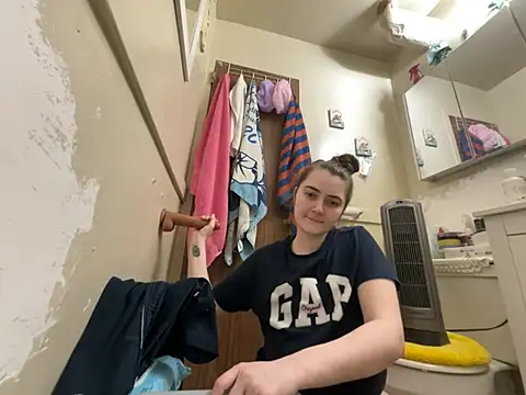 Snowbunnycake 131 online show from March 17, 2026, 2:31 pm