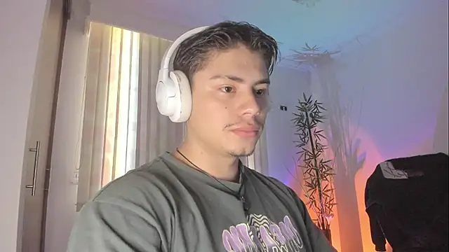 Snapshot of Giordano_Russo chatting on July 28, 2026, 3:21 pm Giordano Russo online show from July 28, 2026, 3:21 pm