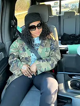 HaloRodeoLover2 online show from February 27, 2026, 8:52 pm