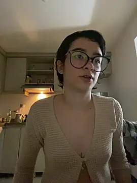  Lunnaa  online show from April 6, 2026, 2:51 am