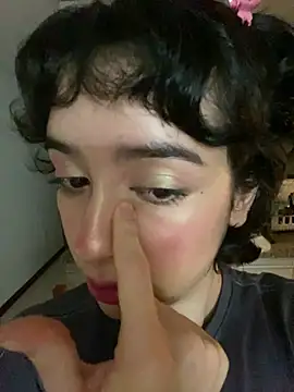 Snapshot of _Lunnaa_ chatting on May 3, 2026, 3:33 am Lunnaa online show from May 3, 2026, 3:33 am