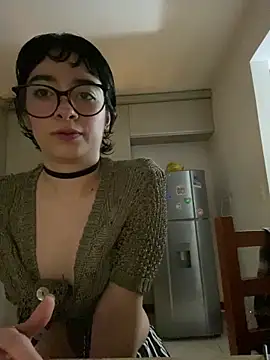 Snapshot of _Lunnaa_ chatting on April 20, 2026, 12:46 am Lunnaa online show from April 20, 2026, 12:46 am