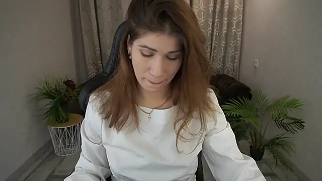 CassandraGood online show from December 15, 2025, 7:25 am