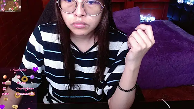 Snapshot of MidoriQuiinn chatting on May 27, 2026, 4:14 pm MidoriQuiinn online show from May 27, 2026, 4:14 pm
