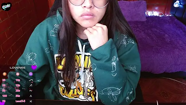 Snapshot of MidoriQuiinn chatting on February 19, 2026, 2:14 pm MidoriQuiinn online show from February 19, 2026, 2:14 pm