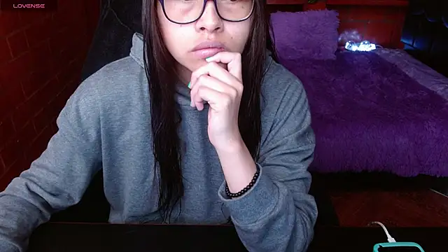 MidoriQuiinn online show from July 22, 2026, 4:09 pm