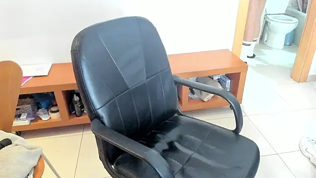 Snapshot of MariaMeir chatting on December 1, 2025, 12:39 pm MariaMeir online show from December 1, 2025, 12:39 pm