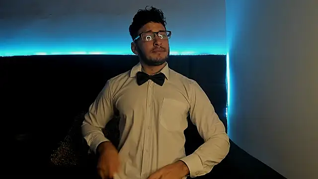 alejandro  2 online show from September 10, 2025, 3:22 pm