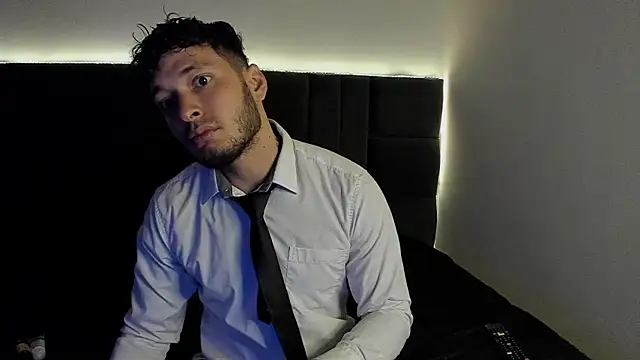 alejandro  2 online show from September 25, 2025, 2:23 pm