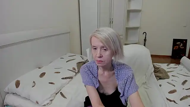 aminalive online show from November 4, 2025, 8:45 pm