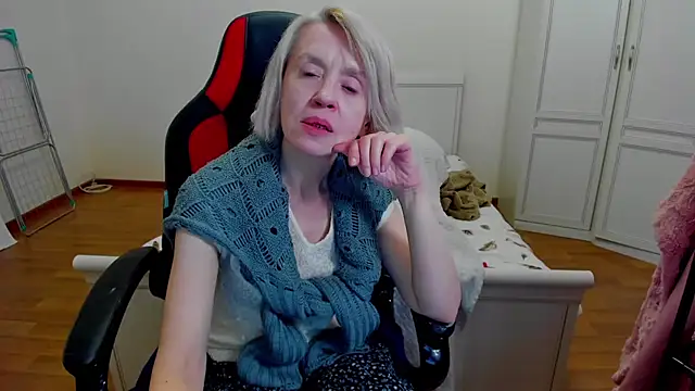 aminalive online show from October 1, 2025, 5:06 pm