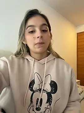 oriana zoeee online show from March 3, 2026, 10:28 pm