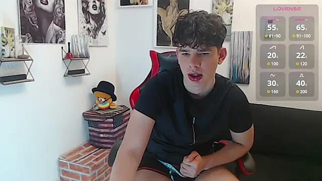 Oliverboy- online show from June 22, 2026, 11:13 pm