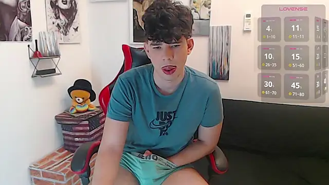 Oliverboy- online show from June 15, 2026, 11:37 pm