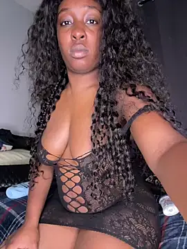 Snapshot of tokyopetitexx chatting on October 8, 2025, 1:12 pm tokyopetitexx online show from October 8, 2025, 1:12 pm