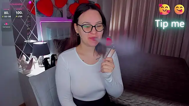 EsterLogan online show from February 18, 2025, 5:42 am