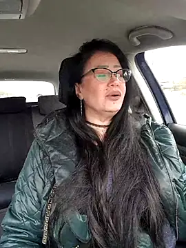 x  KHALEESI  x online show from November 14, 2025, 9:24 am