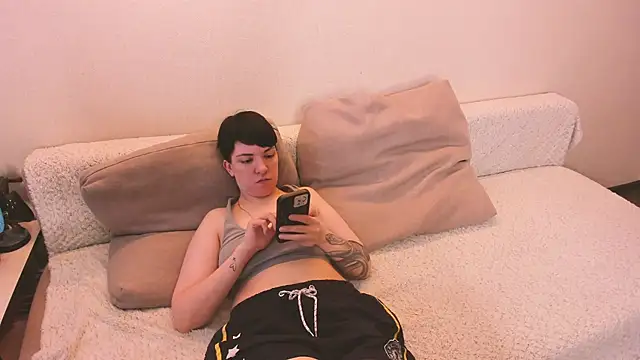 Snapshot of secret_dreams__ chatting on May 21, 2026, 8:23 am secret dreams online show from May 21, 2026, 8:23 am