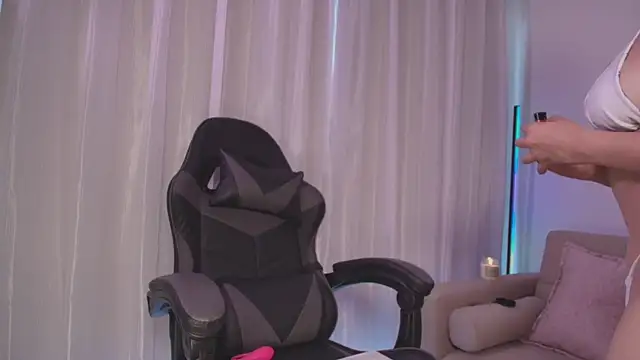 NinaMichelle online show from February 7, 2025, 9:26 pm