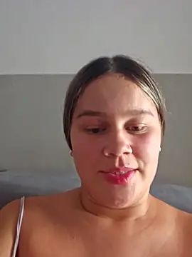 Snapshot of sweet_lucia chatting on February 26, 2025, 7:42 pm sweet lucia online show from February 26, 2025, 7:42 pm