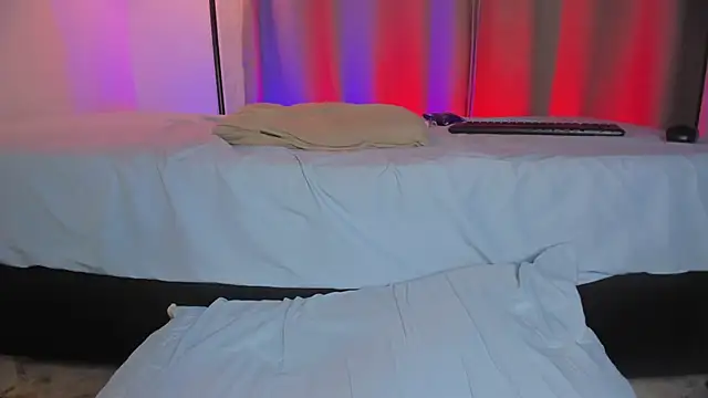 Snapshot of hot_booty_ chatting on September 25, 2025, 10:16 pm hot booty online show from September 25, 2025, 10:16 pm