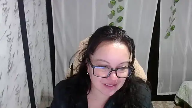 Sonialorens  online show from March 13, 2025, 12:02 pm