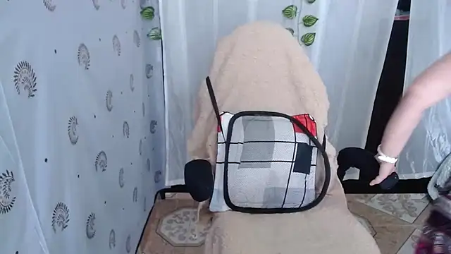 Sonialorens  online show from February 17, 2025, 6:06 pm