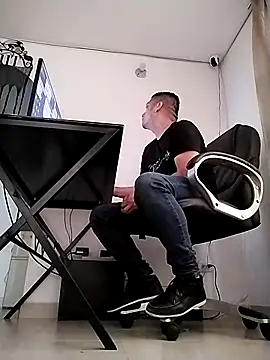 starplss online show from October 11, 2025, 9:27 pm