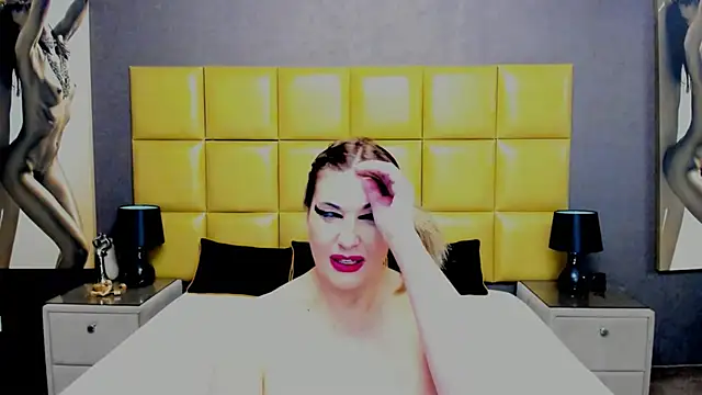 Snapshot of KiraLeila chatting on March 11, 2025, 5:13 am KiraLeila online show from March 11, 2025, 5:13 am