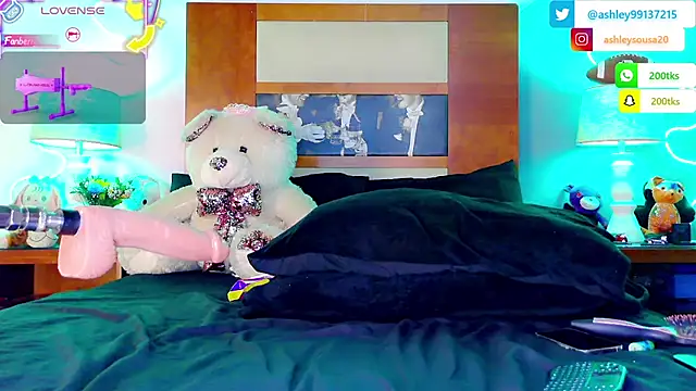 Snapshot of ashley_19xx chatting on November 22, 2025, 3:05 am ashley 19xx online show from November 22, 2025, 3:05 am