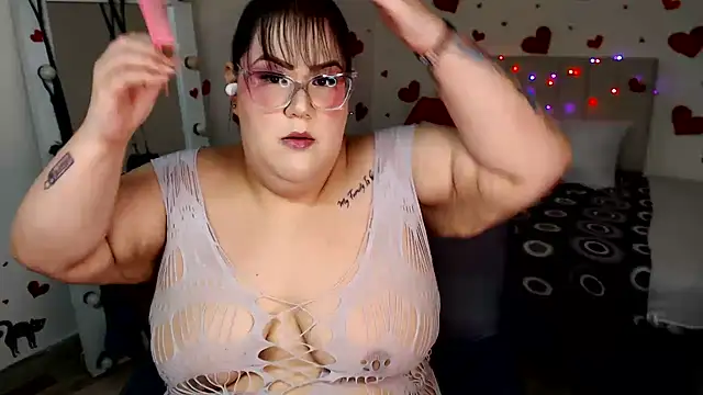 GiannaMorrys online show from June 3, 2026, 3:40 am