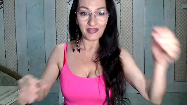 Snapshot of Antralyn chatting on March 14, 2025, 10:18 am Antralyn online show from March 14, 2025, 10:18 am