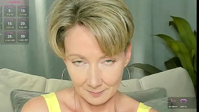 Snapshot of AkexandraFix chatting on July 17, 2026, 1:52 pm AkexandraFix online show from July 17, 2026, 1:52 pm
