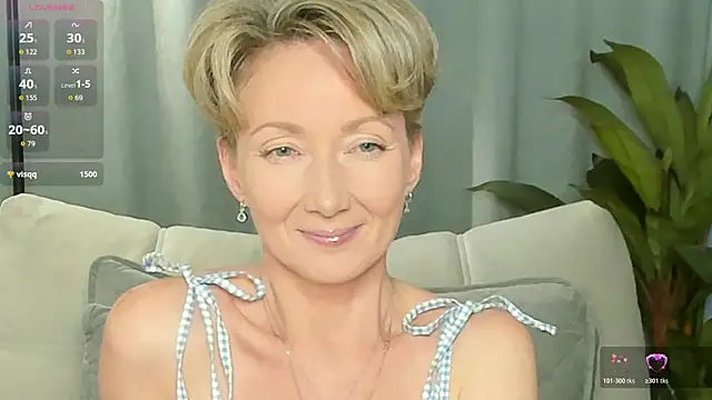 Snapshot of AkexandraFix chatting on June 19, 2026, 2:01 pm AkexandraFix online show from June 19, 2026, 2:01 pm