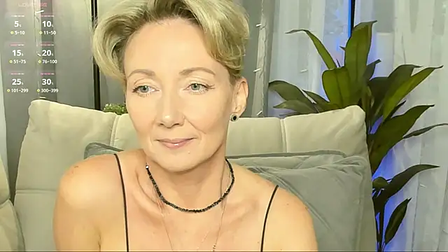 Snapshot of AkexandraFix chatting on September 16, 2025, 1:12 pm AkexandraFix online show from September 16, 2025, 1:12 pm