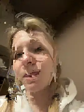 Snapshot of MaryHiggins chatting on October 30, 2025, 11:19 am MaryHiggins online show from October 30, 2025, 11:19 am