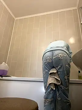 Snapshot of MaryHiggins chatting on October 23, 2025, 8:02 am MaryHiggins online show from October 23, 2025, 8:02 am