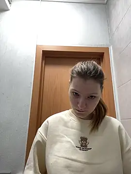 Snapshot of MaryHiggins chatting on November 12, 2025, 1:15 pm MaryHiggins online show from November 12, 2025, 1:15 pm