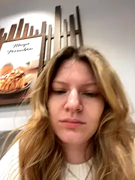 Snapshot of MaryHiggins chatting on November 21, 2025, 12:26 pm MaryHiggins online show from November 21, 2025, 12:26 pm