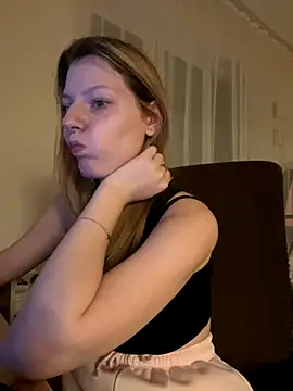 Snapshot of MaryHiggins chatting on November 23, 2025, 4:06 pm MaryHiggins online show from November 23, 2025, 4:06 pm