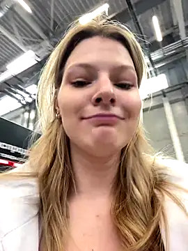 Snapshot of MaryHiggins chatting on October 10, 2025, 8:48 am MaryHiggins online show from October 10, 2025, 8:48 am