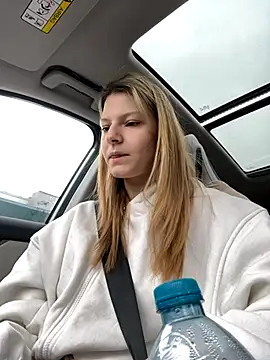 Snapshot of MaryHiggins chatting on October 24, 2025, 9:30 am MaryHiggins online show from October 24, 2025, 9:30 am