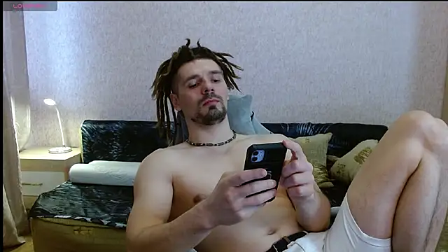 Aestheticguy101 online show from April 12, 2026, 9:56 am